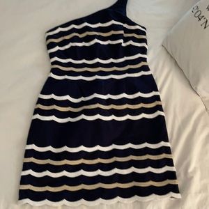 Ladies one shoulder Lilly Pulitzer dress. Worn 2x